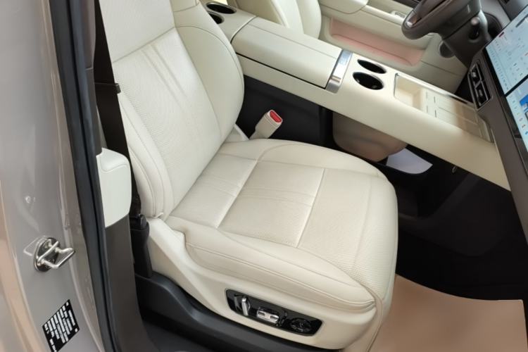 Used Li Auto MEGA 2024 Ultra Model Right Front Seat