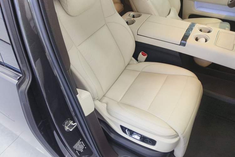 Used Li Auto MEGA 2024 Ultra Model Right Front Seat