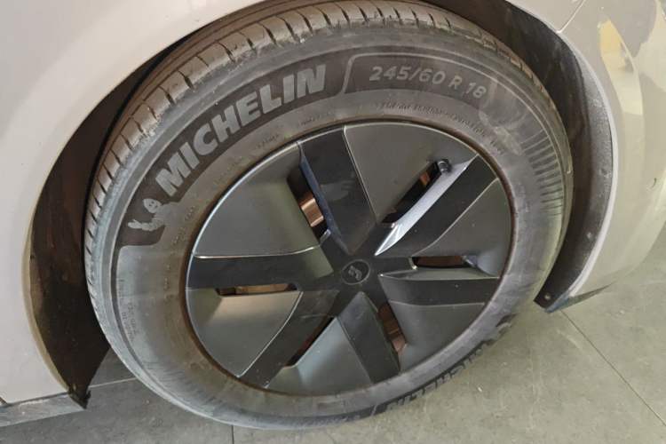 Used Li Auto MEGA 2024 Ultra Model Right Front Wheel Hub