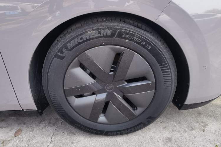 Used Li Auto MEGA 2024 Ultra Model Right Front Wheel Hub