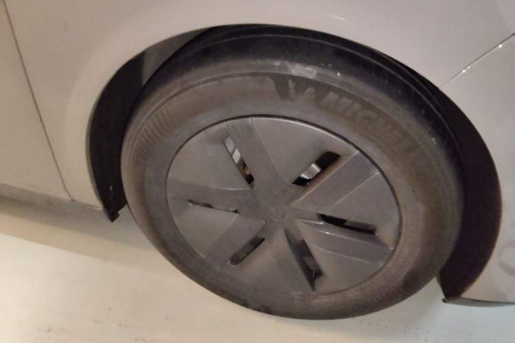 Used Li Auto MEGA 2024 Ultra Model Right Front Wheel Hub