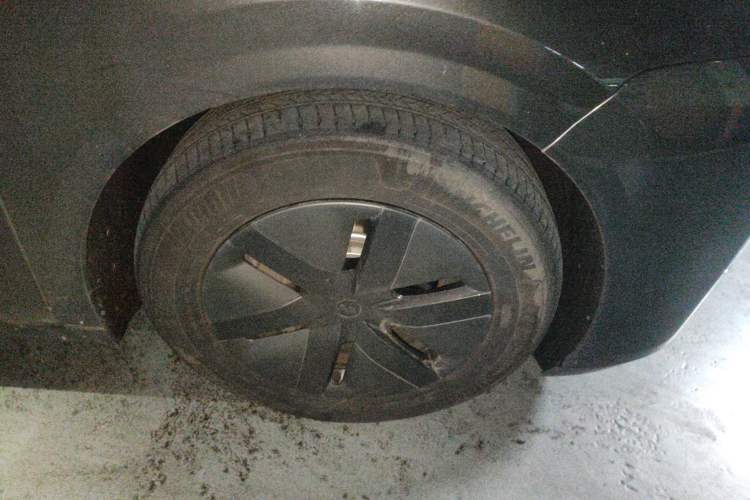 Used Li Auto MEGA 2024 Ultra Model Right Front Wheel Hub