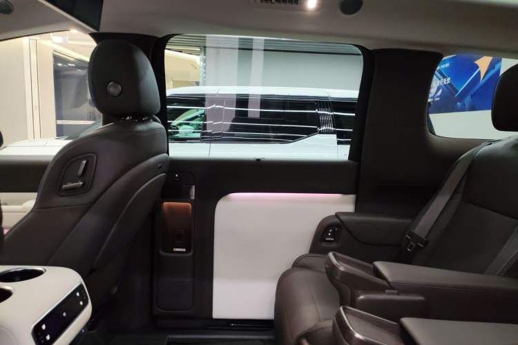 Used Li Auto MEGA 2024 Ultra Model Right Rear Door Interior