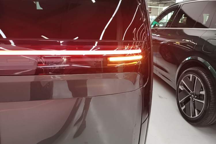 Used Li Auto MEGA 2024 Ultra Model Right Rear Taillight