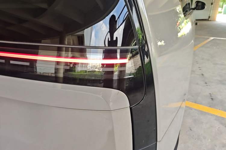 Used Li Auto MEGA 2024 Ultra Model Right Rear Taillight