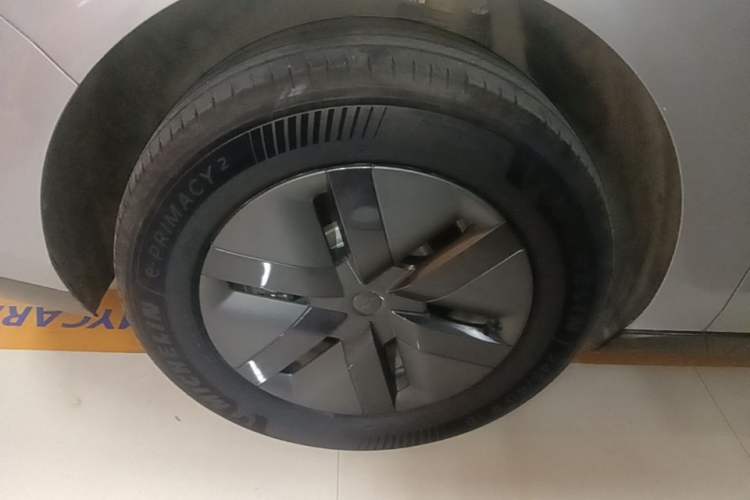 Used Li Auto MEGA 2024 Ultra Model Right Rear Wheel Hub