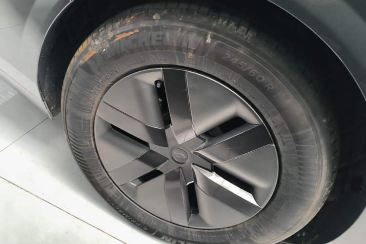 Used Li Auto MEGA 2024 Ultra Model Right Rear Wheel Hub