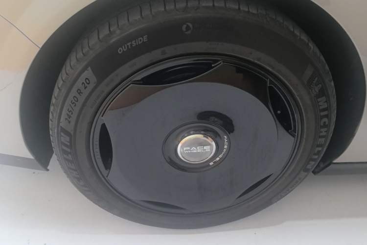 Used Li Auto MEGA 2024 Ultra Model Right Rear Wheel Hub
