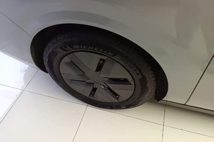 Used Li Auto MEGA 2024 Ultra Model Right Rear Wheel Hub