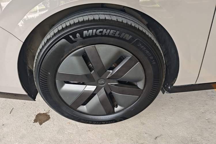 Used Li Auto MEGA 2024 Ultra Model Right Rear Wheel Hub