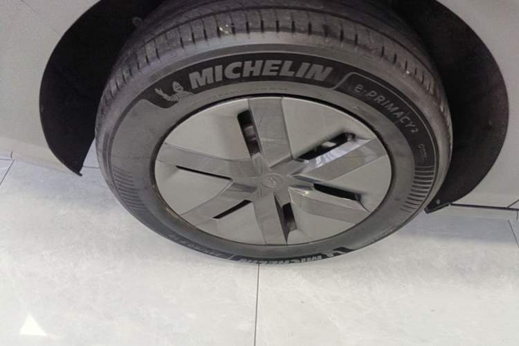 Used Li Auto MEGA 2024 Ultra Model Right Rear Wheel Hub