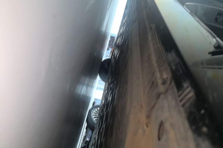 Used Li Auto MEGA 2024 Ultra Model Right Side Sill