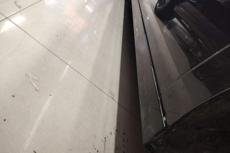 Used Li Auto MEGA 2024 Ultra Model Right Side Sill