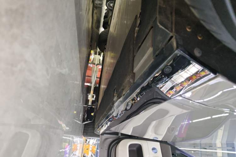 Used Li Auto MEGA 2024 Ultra Model Right Side Sill