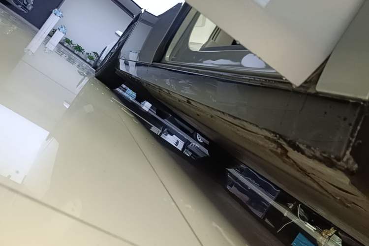 Used Li Auto MEGA 2024 Ultra Model Right Side Sill