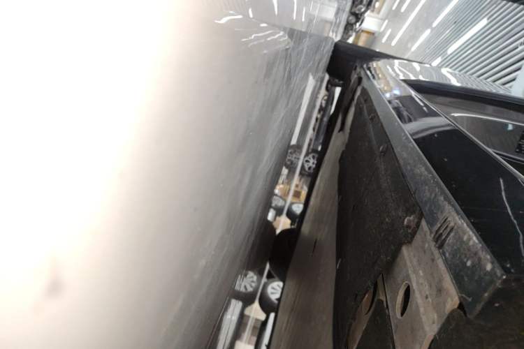 Used Li Auto MEGA 2024 Ultra Model Right Side Sill
