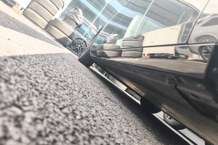 Used Li Auto MEGA 2024 Ultra Model Right Side Sill