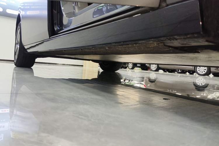 Used Li Auto MEGA 2024 Ultra Model Right Side Sill