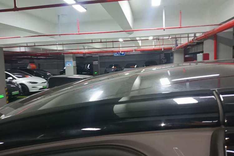 Used Li Auto MEGA 2024 Ultra Model Roof