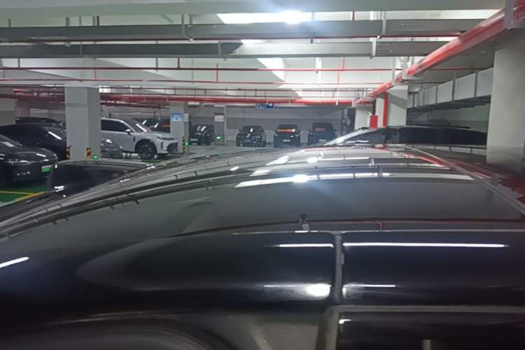Used Li Auto MEGA 2024 Ultra Model Roof