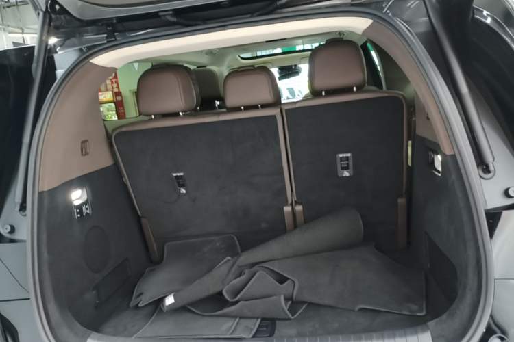 Used Li Auto MEGA 2024 Ultra Model Trunk