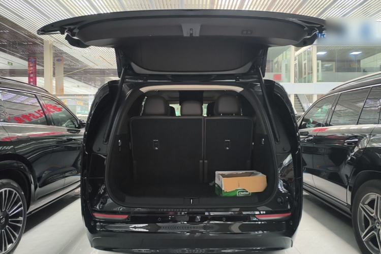 Used Li Auto MEGA 2024 Ultra Model Trunk