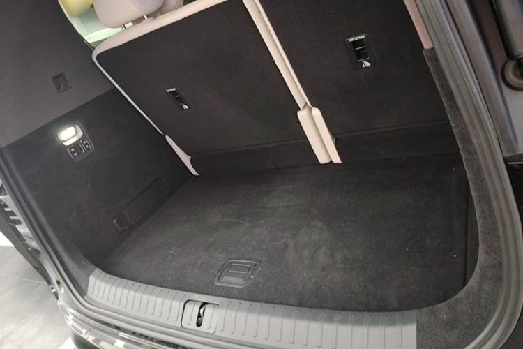 Used Li Auto MEGA 2024 Ultra Model Trunk