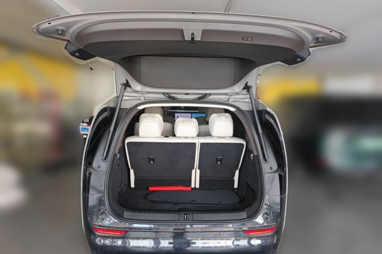 Used Li Auto MEGA 2024 Ultra Model Trunk