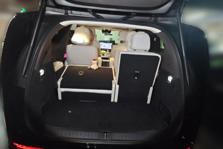 Used Li Auto MEGA 2024 Ultra Model Trunk