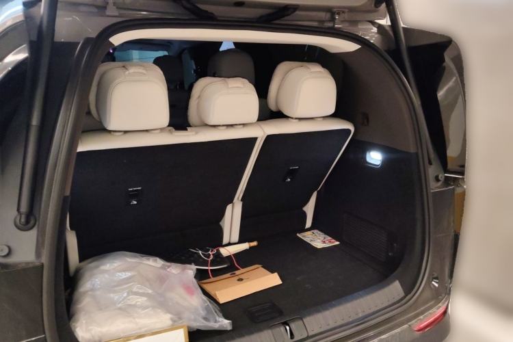 Used Li Auto MEGA 2024 Ultra Model Trunk