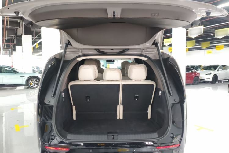 Used Li Auto MEGA 2024 Ultra Model Trunk