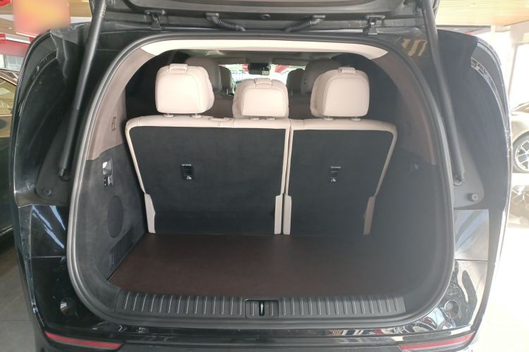 Used Li Auto MEGA 2024 Ultra Model Trunk