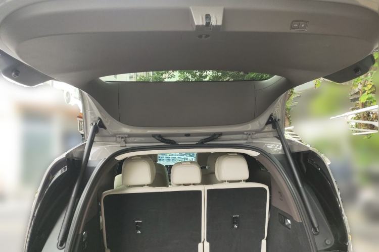 Used Li Auto MEGA 2024 Ultra Model Trunk
