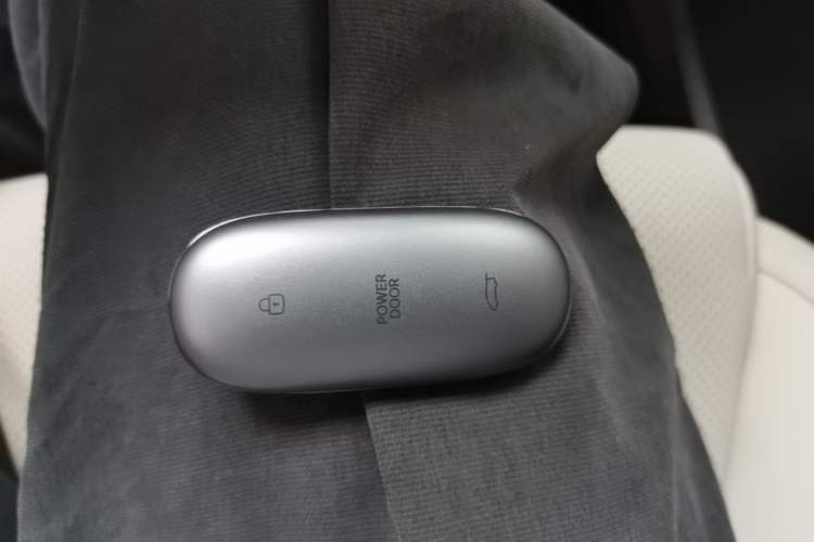 Used Li Auto MEGA 2024 Ultra Model Vehicle Key
