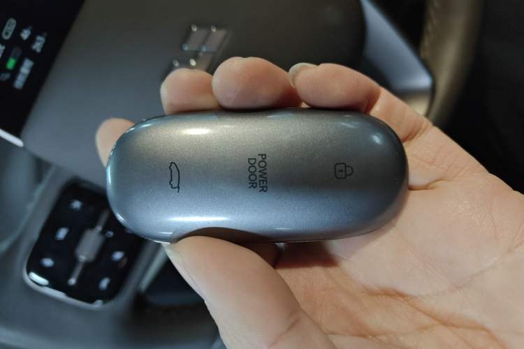 Used Li Auto MEGA 2024 Ultra Model Vehicle Key