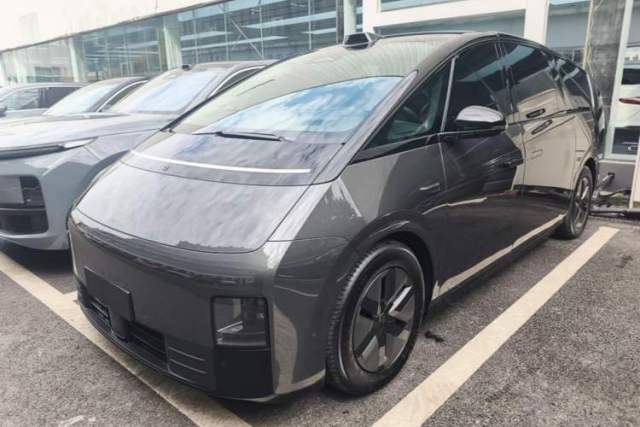 Used Li Auto MEGA 2024 Ultra Model