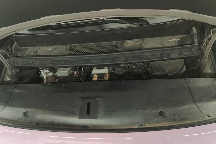 Used Li Auto MEGA 2024 Ultra Model Engine Bay