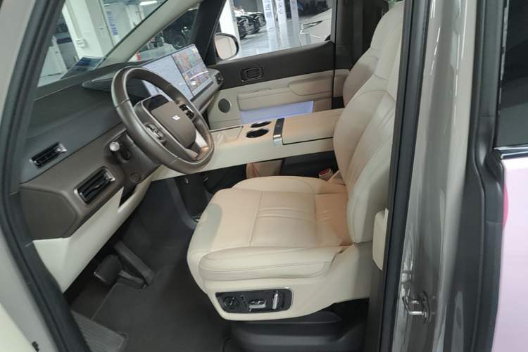 Used Li Auto MEGA 2024 Ultra Model Left Front Seat