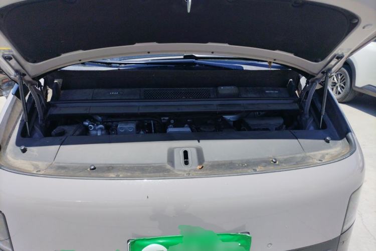 Used Li Auto MEGA 2024 Ultra Model Engine Bay