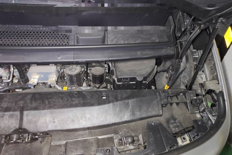 Used Li Auto MEGA 2024 Ultra Model Engine Bay Left