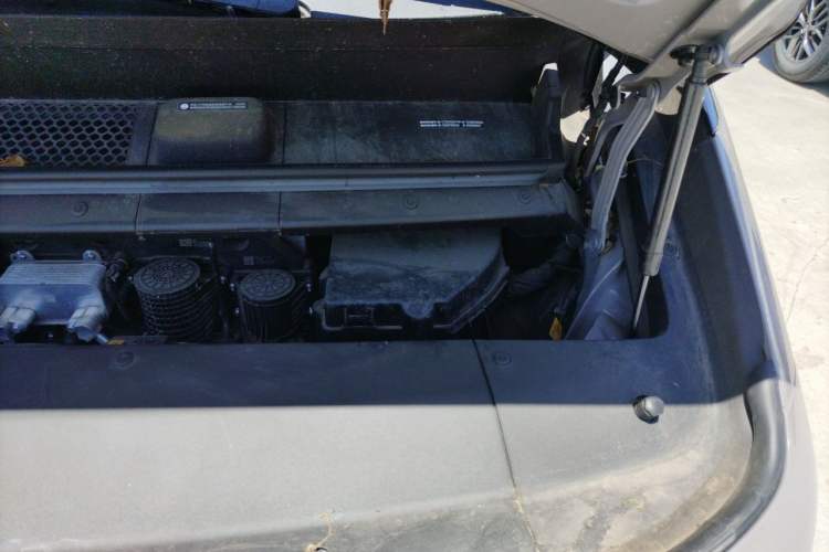 Used Li Auto MEGA 2024 Ultra Model Engine Bay Left