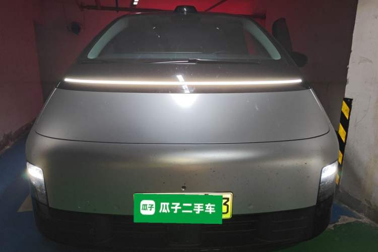 Used Li Auto MEGA 2024 Ultra Model Front