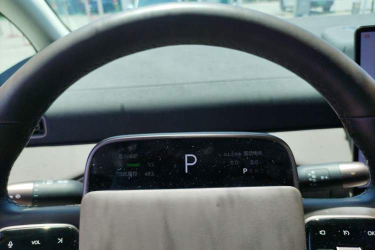 Used Li Auto MEGA 2024 Ultra Model Instrument Cluster
