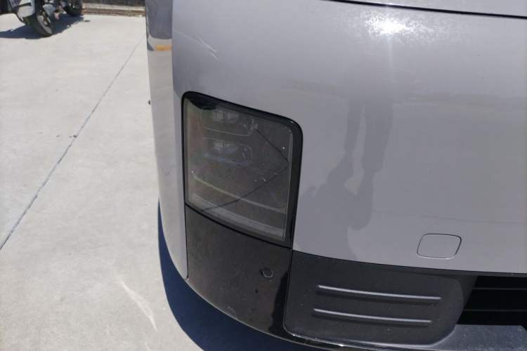 Used Li Auto MEGA 2024 Ultra Model Right Front Headlight