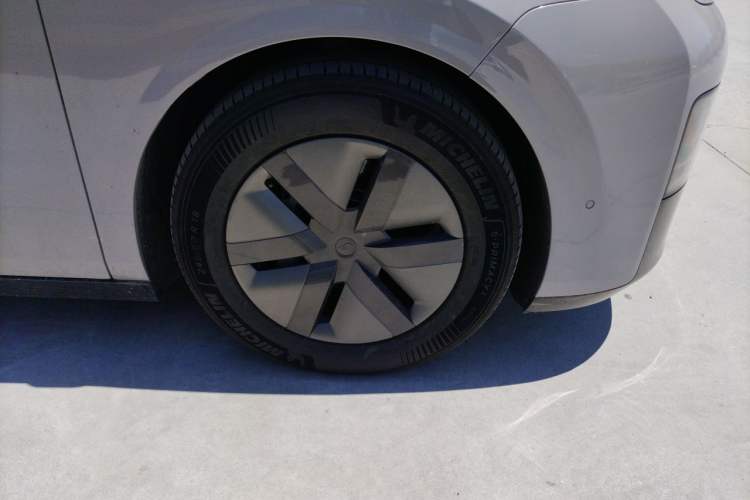 Used Li Auto MEGA 2024 Ultra Model Right Front Wheel Hub