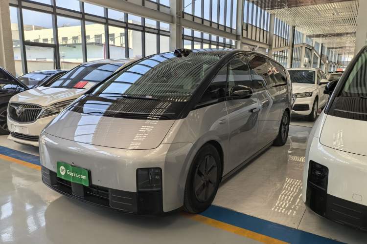 Li Auto MEGA 2024 Ultra Model