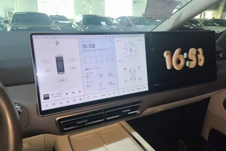 Used Li Auto MEGA 2024 Ultra Model Audio And AC Panel