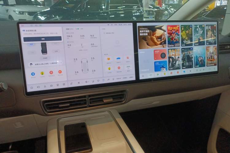Used Li Auto MEGA 2024 Ultra Model Audio And AC Panel