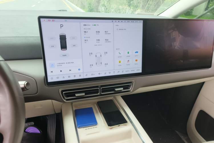 Used Li Auto MEGA 2024 Ultra Model Audio And AC Panel