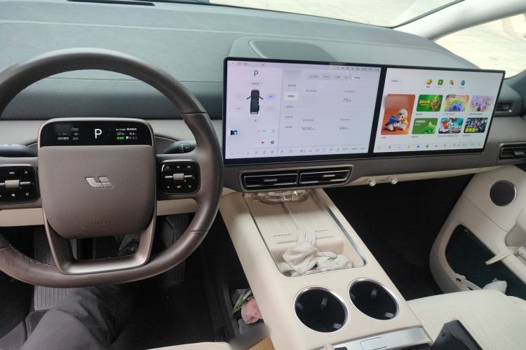 Used Li Auto MEGA 2024 Ultra Model Center Console